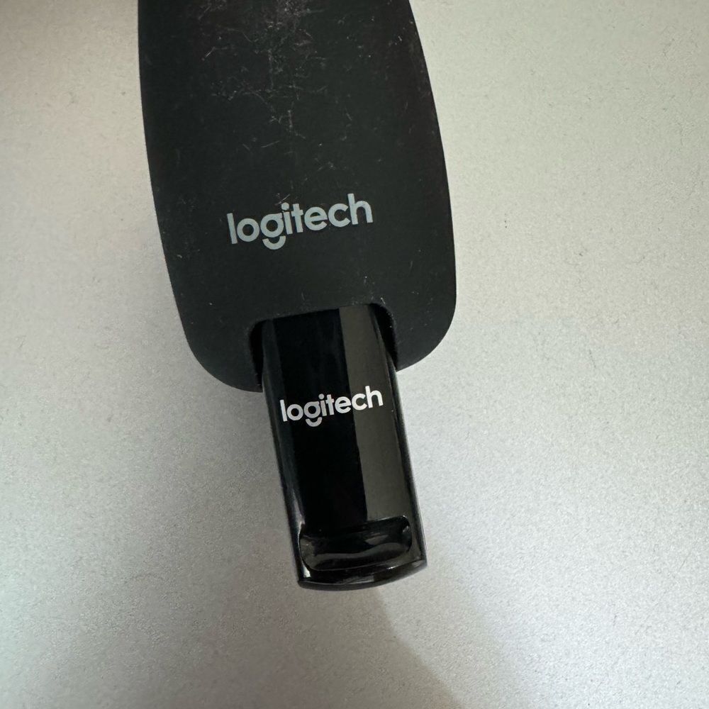 Logitech Black Wireless Presentation Remote‎ - Picture 4 of 6